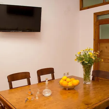 Casa vacanze Traditional House In Fres Karés