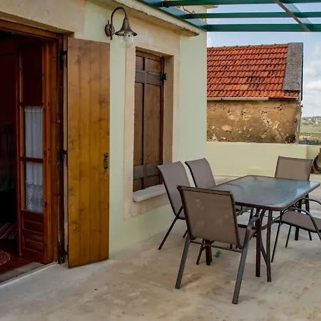 Traditional House In Fres Karés